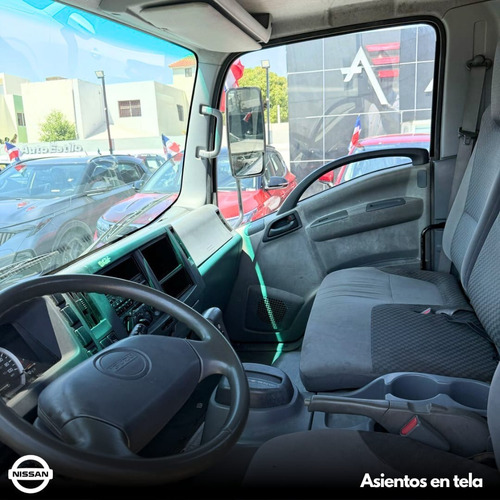 Isuzu Npr 2013