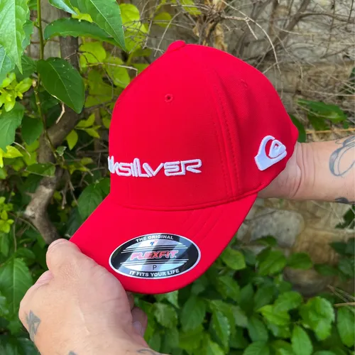 Boné Quiksilver Flexfit Fechado Emb P Juvenil Original Boné Quiksilver Flexfit Fechado Emb P Juvenil Original