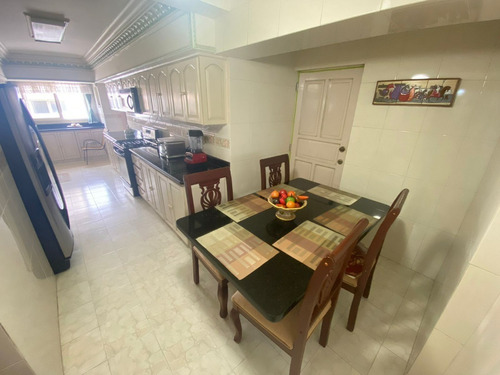 Imagen 6 de 21 de Los Cacicazgos, Av. Anacaona - Penthouse En Venta/alquiler - Pisos 7 Y 8 Con Vista Al Mar 4 Parqueos Pisos En Mármol 4 Habitaciones 4.6 Baños Terraza Techada Y Destechada Gazebo Con Bar Y Techo
