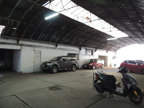 Imagen 8 de 12 de Estacionamiento Monjitas/merced.