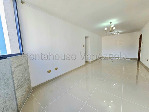 Apartamento En Venta Base Aragua Maracay Con Pozo De Agua Piscina Piso Medio Vigilancia Kg:25-12193