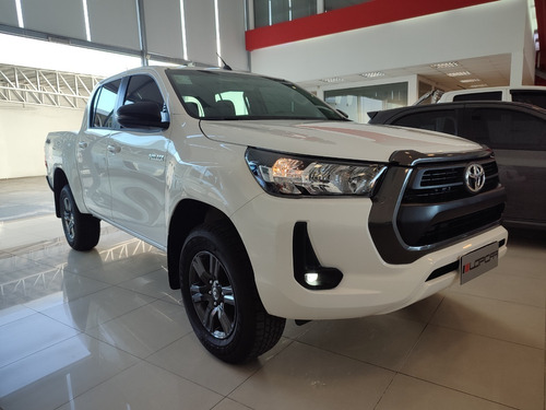 Toyota Hilux 2.8 Cd Srx 177cv 4x4 At