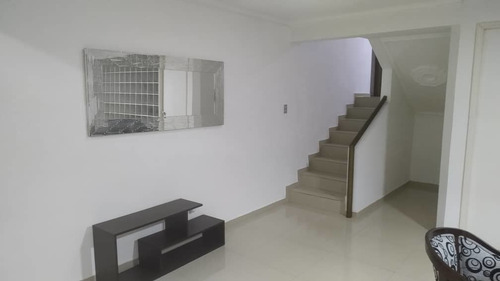 Imagen 9 de 14 de Hermoso Townhouse Totalmente Remodelado De Oportunidad