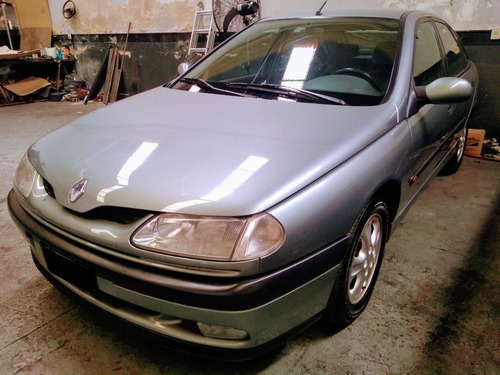 Imagen 2 de 7 de Renault Laguna 2.0