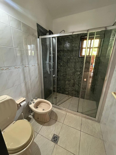Casa 3 Dormitorios + Departamento Independiente Pileta