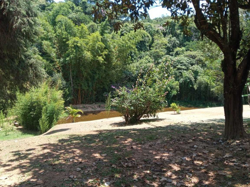 Chácara Em Condomínio Com 340 M² E Terreno Com Área De 5.000