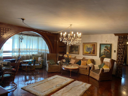 Imagen 3 de 5 de Apartamento Muy Comodo Y Fresco Para Actualizar