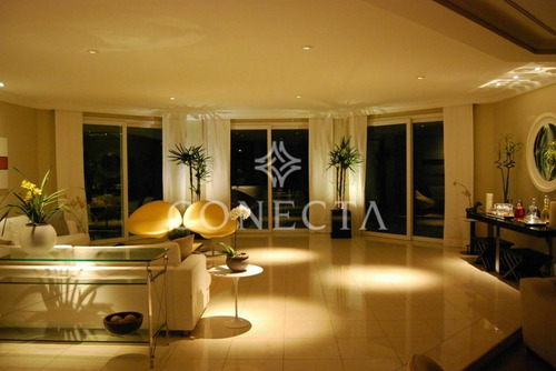 Imagem 2 de 6 de Casa À Venda No Tamboré 02 Com 4 Suítes - Cnc1503