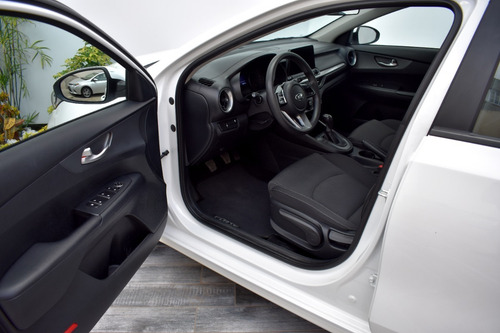 Imagen 9 de 12 de Kia Forte 2019