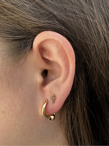 Aretes Arracadas Tipo Huggies Con Cuenta En Centro Acero Inoxidable Color Oro Joyeria Elegantes Finos Ligeros Moda Ideales Para Regalar Mujer