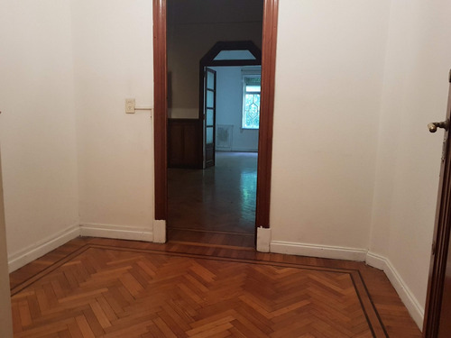 3 Ambientes De 80m2
