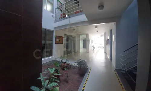 Alquiler Oficinas En La Flora 615mts2