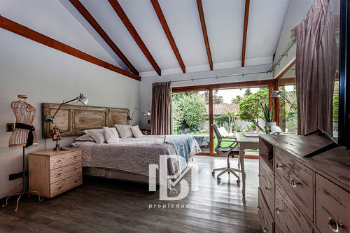 Casa En Venta De 5 Dorm. Camino San Antonio Las Condes