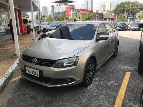 Volkswagen Jetta 2.0 Tsi Highline 4p 211 hp