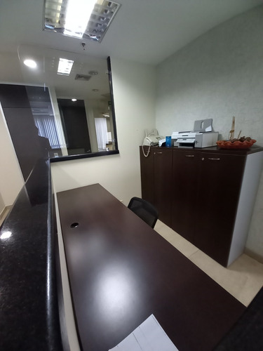Imagen 9 de 12 de Torre Bvc Oficina Amoblada