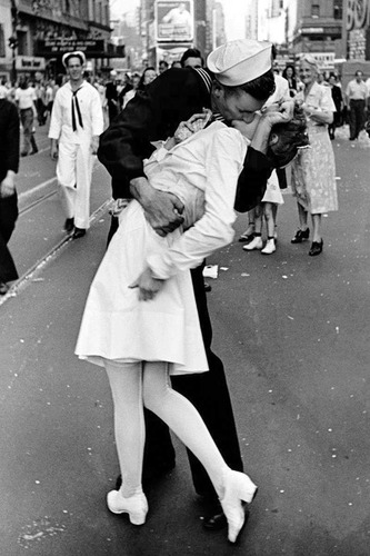 Eurographics Besing On Vj Day Life Magazy (1000 Piezas) Puzz