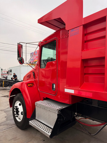 Camión Volteo 7 M3 Kenworth T300.