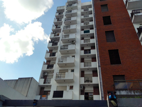 Alquiler Monoambiente Centrico (11 Y 45) En La Plata.-