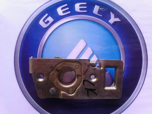 Imagen 4 de 4 de Cerradura Capot Geely Ck (hembra)