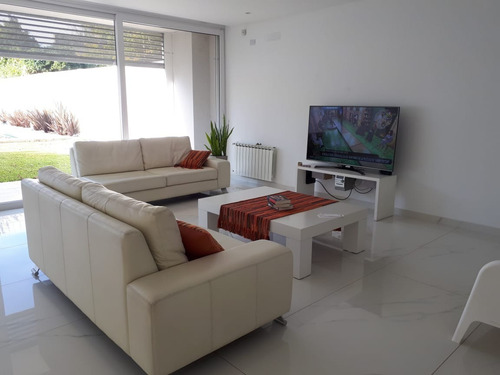 Imagen 4 de 21 de Venta Importante Casa Tolosa