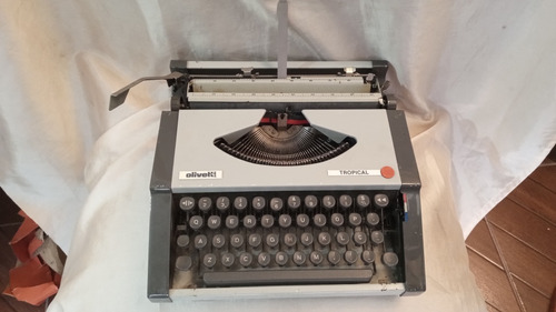Máquina De  Escrever Olivetti Tropical 