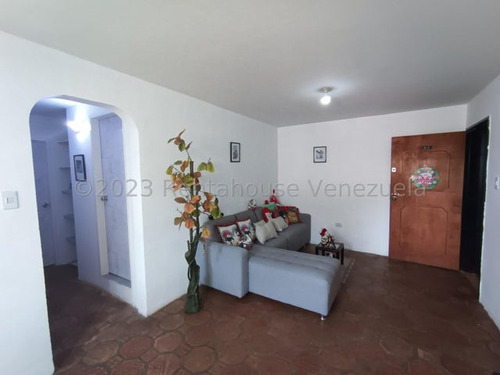 Apartamento En Venta Piso Bajo Excelente Distribucion, Akmg La Granja Naguanagua Carabobo