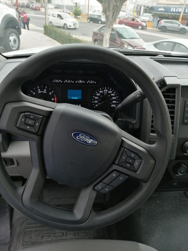 Ford F-350 Xl At