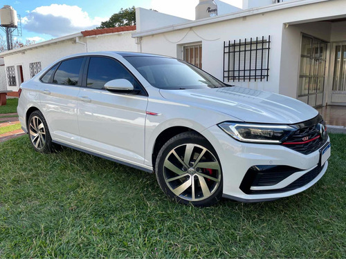 Imagen 6 de 15 de Volkswagen Vento 2019 2.0 Tsi Gli 211cv App Connect + Nav