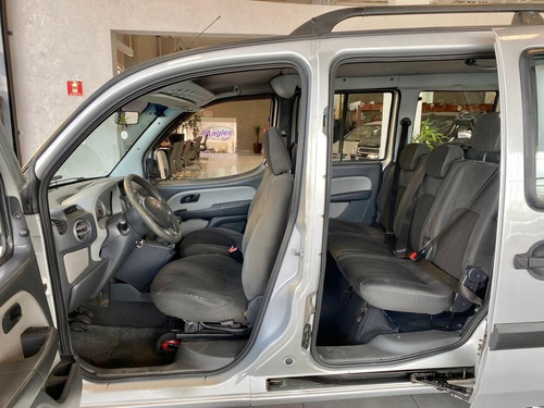 Imagem 18 de 20 de Fiat Doblo 1.8 Mpi Essence 16v
