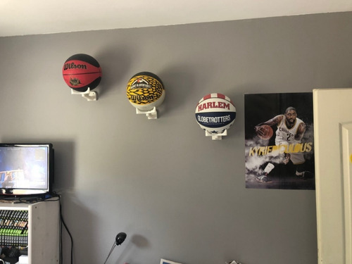Soporte De Pared De Pelotas: Futbol, Basquetbol Y Voleibol