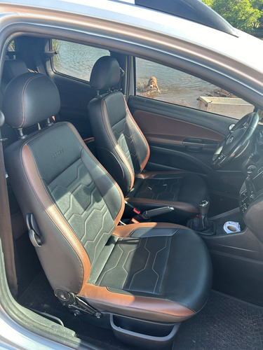 Volkswagen Saveiro 1.6 Cross Gp Cd 101cv