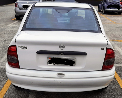 Imagem 2 de 13 de Chevrolet Corsa Sedan 2003 1.6 Classic 4p