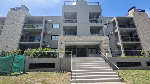 Departamento 2 Ambientes En Pb Con Jardín, Parrilla Y Cochera, Seguridad 24hs, Amenities, Alquiler Vigente