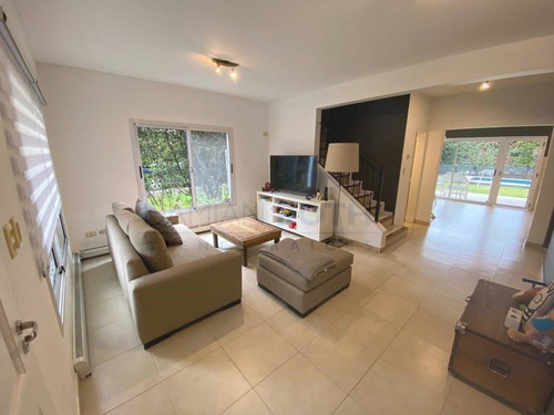 Imagen 3 de 12 de Casa Venta Banco Provincia 3 Dormitorios Sobre Un Lote