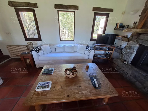 Casa A La Venta De 3 Dormitorios En Punta Del Este Con Un Magnífico Terreno De 3000 Mts2