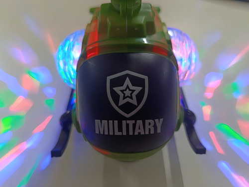 Brinquedo Helicóptero Spray Hélice Solta Fumaça Com Luz Esom Cor Verde