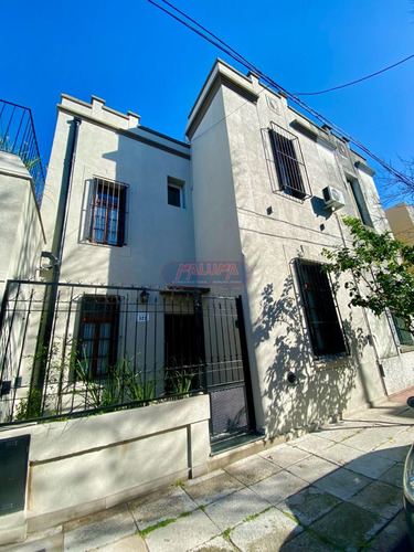 Casa En Venta En Liniers