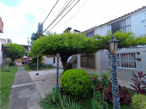 Venta Apartamento Propiedad Bifamiliar Las Granjas Cali