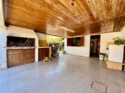 Imagen 8 de 23 de Casa, Venta- 4 Bv- Gran Terreno-centro Reconquista