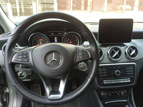 Imagem 9 de 13 de Mercedes-benz Gla 200 1.6 Cgi Flex Advance 7g-dct