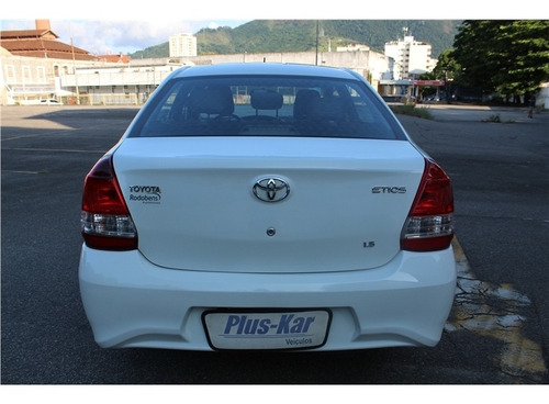 Imagem 5 de 10 de Toyota Etios 1.5 X Sedan 16v Flex 4p Automático