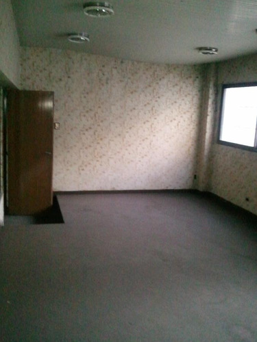 Imagen 13 de 20 de Local En Caseros 1717, Muy Vistoso, Casi 700 M2. Mixtura 4 Venta Con Renta
