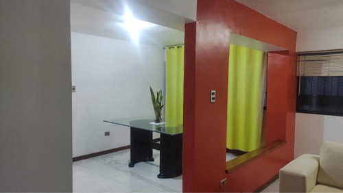 Apartamento En Los Nísperos Res. Parque Napolí