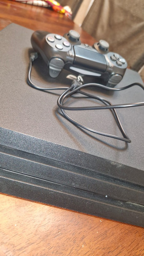 Playstation 4 Pro ( Usada Pero En Exelente Estado) (Usado)