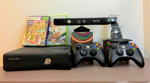 Xbox 360 Consola Kinetc Dos Controles Estación De Carga 