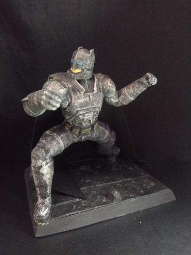 Figura Batman Armadura Vs Superman Escultura De Colección 