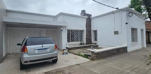 Dueño Vende Excelente Y Amplia Casa Céntrica.