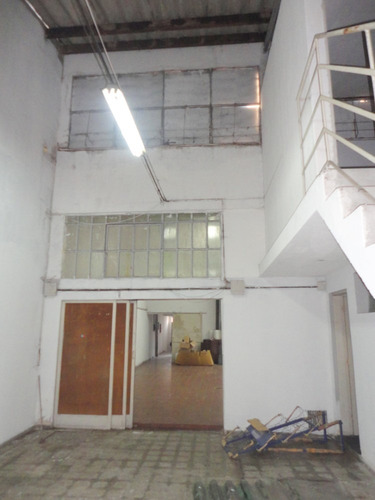 Local De 340m2 En Alquiler En José L. Terra Y Rivadavia
