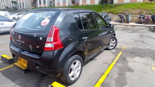 Renault Sandero 1.6 Dynamique 110 hp