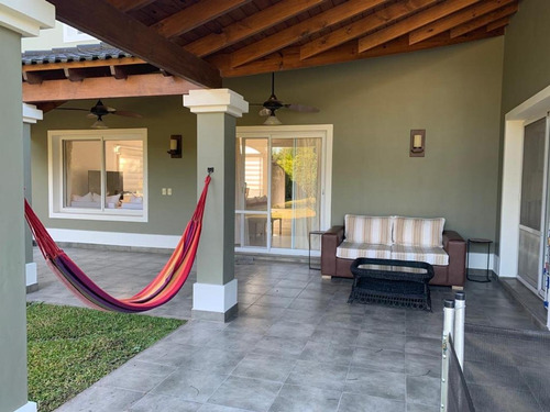 Imagen 23 de 28 de Hermosa Casa De 4 Ambientes En Campo Grande! Con Renta